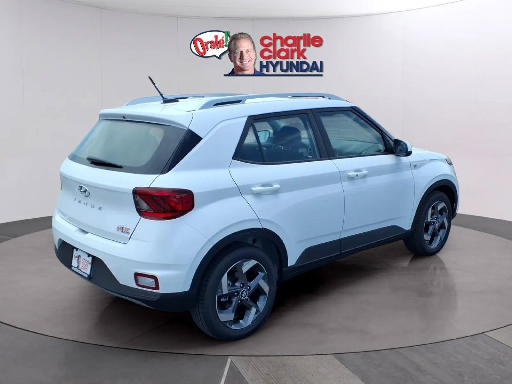 New 2026 Hyundai Venue SEL FWD image 5