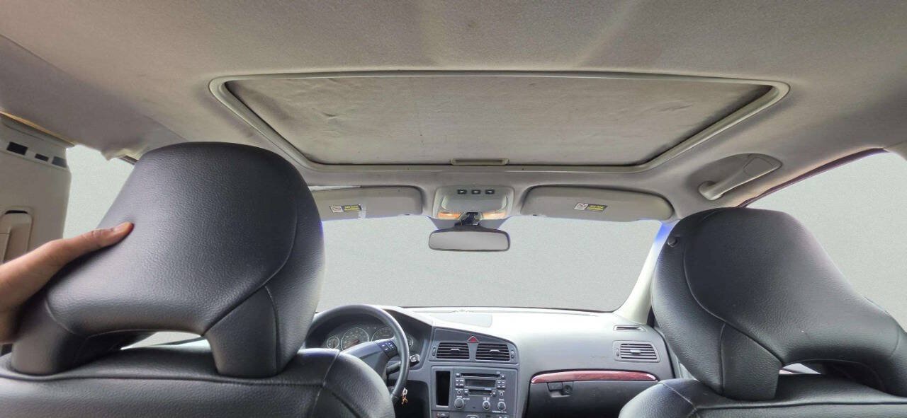 Used 2004 Volvo S60 2.4 FWD image 9