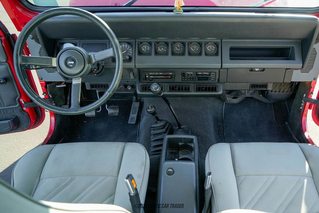 Used 1991 Jeep Wrangler Renegade AWD/4WD image 44