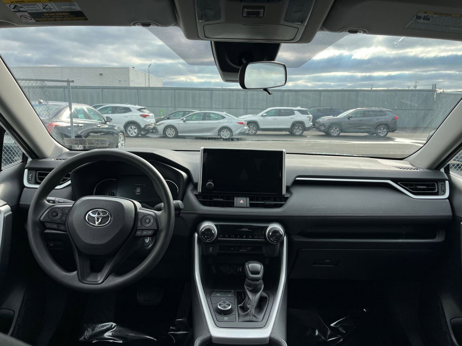 Used 2025 Toyota RAV4 LE image 32