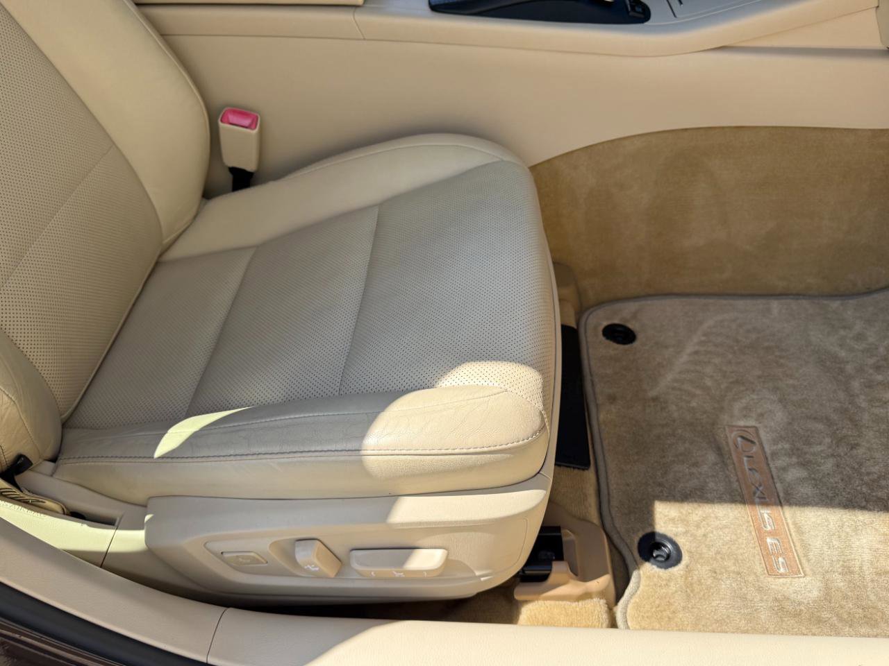 Used 2013 Lexus ES 300h w/ Luxury Pkg image 15