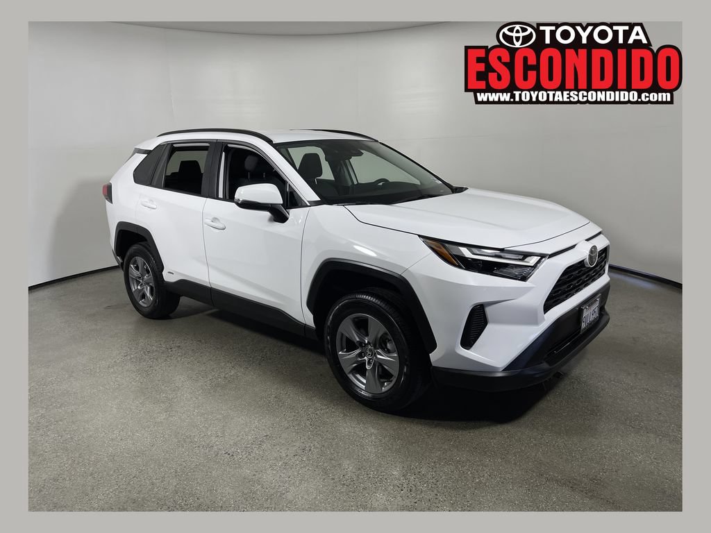 Certified 2025 Toyota RAV4 XLE AWD/4WD image 1