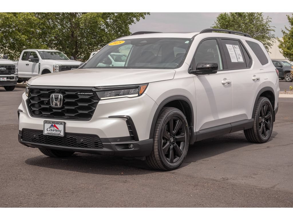 Used 2025 Honda Pilot Black Edition image 7