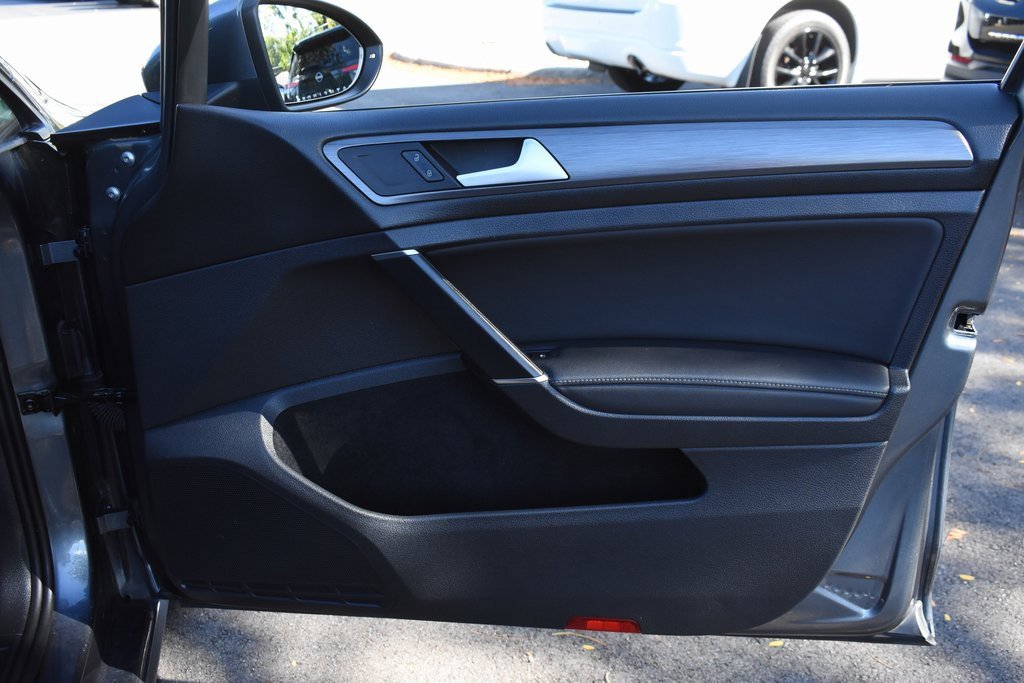 Used 2021 Volkswagen Golf 4-Door image 24