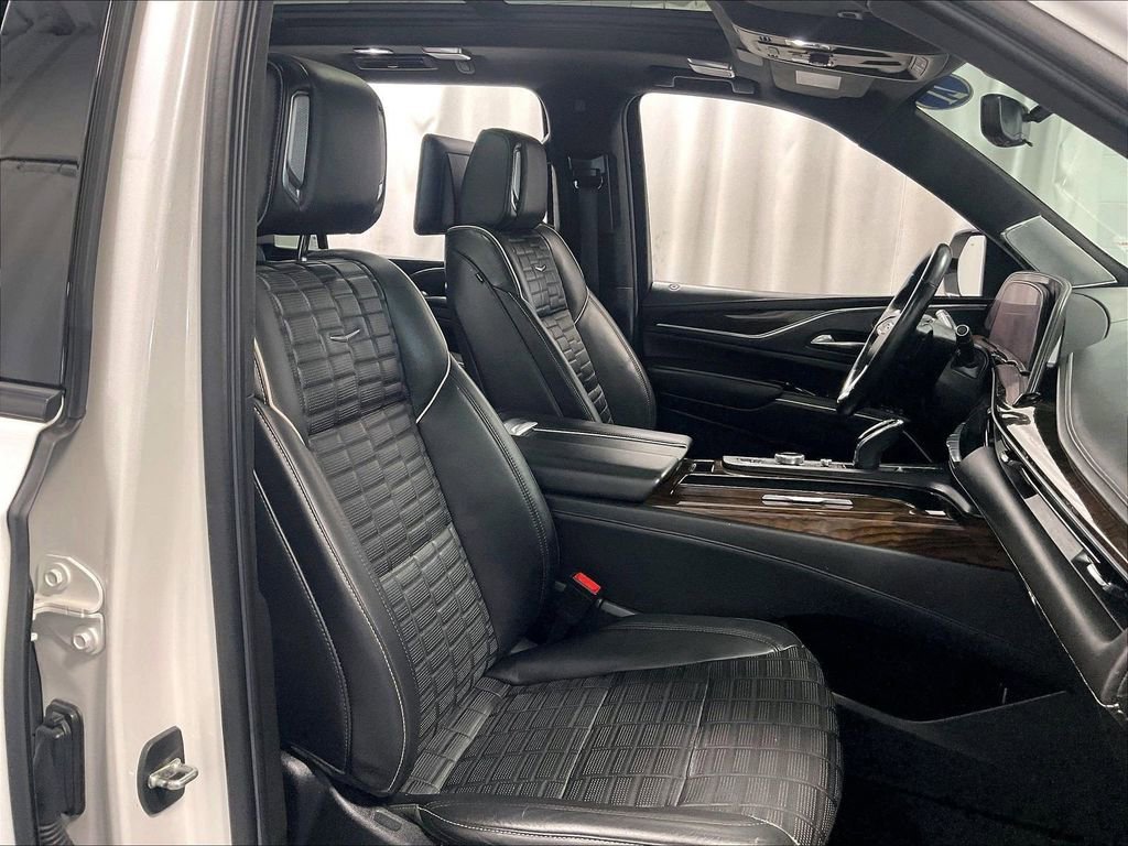 Used 2021 Cadillac Escalade ESV Sport Platinum w/ Heavy-Duty Trailer Package AWD/4WD image 11