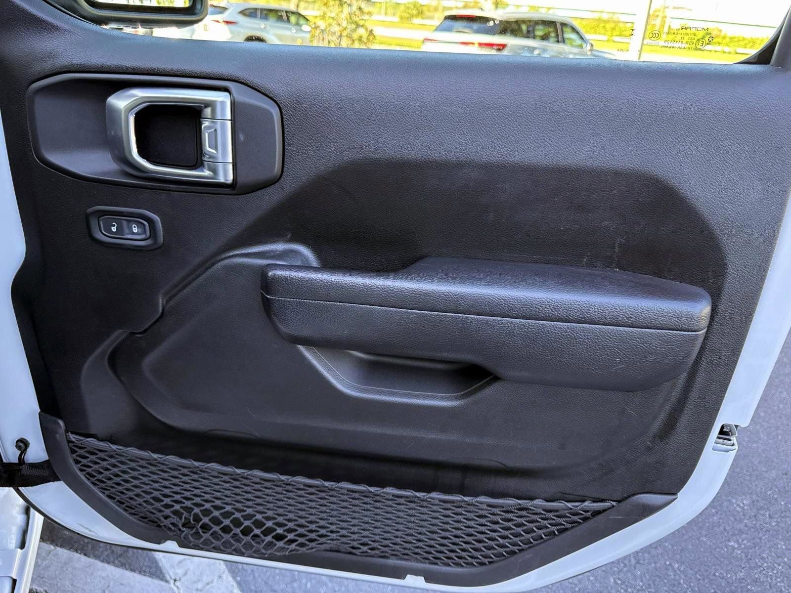 Used 2024 Jeep Wrangler Unlimited image 15