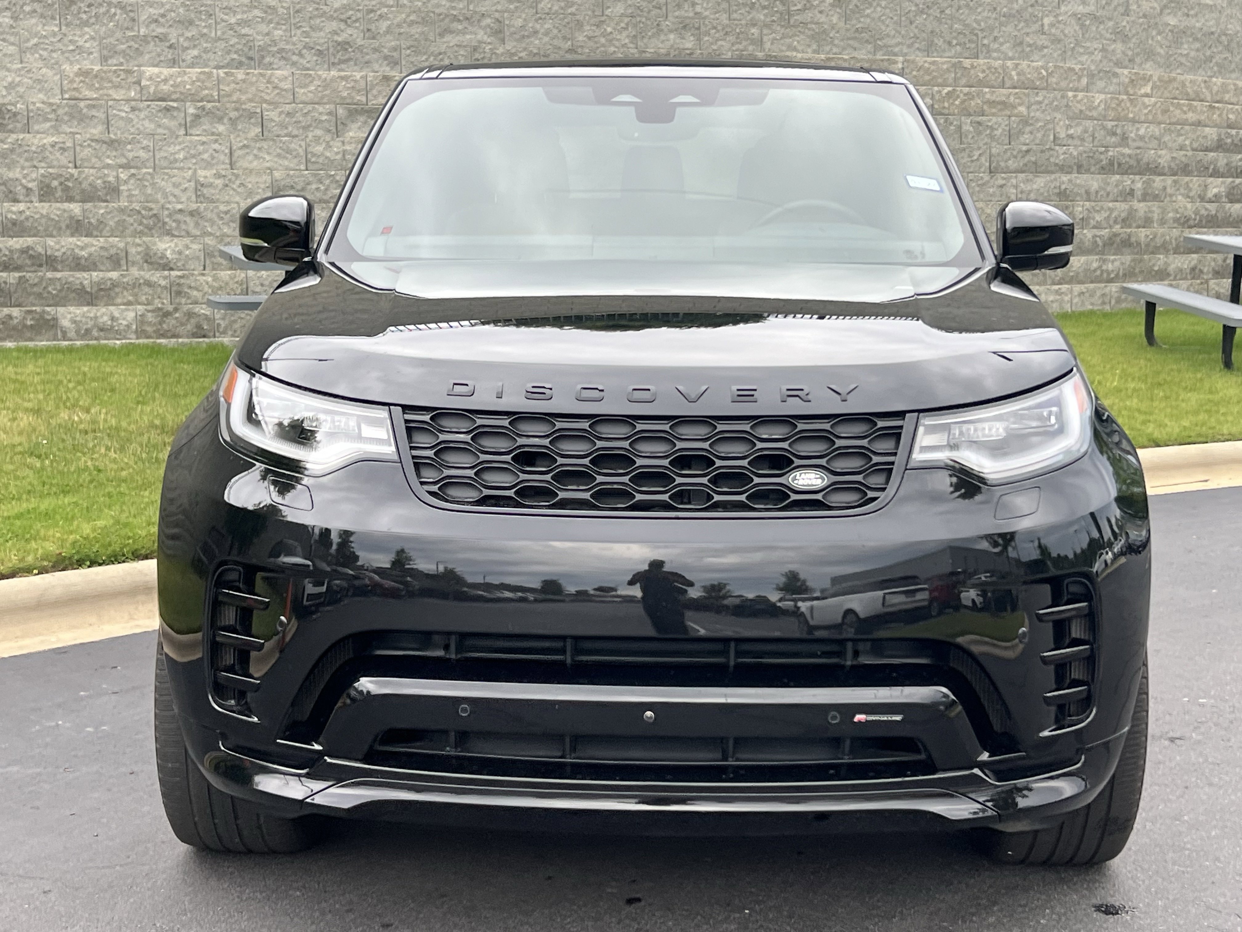 Certified 2023 Land Rover Discovery HSE R-Dynamic AWD/4WD image 11