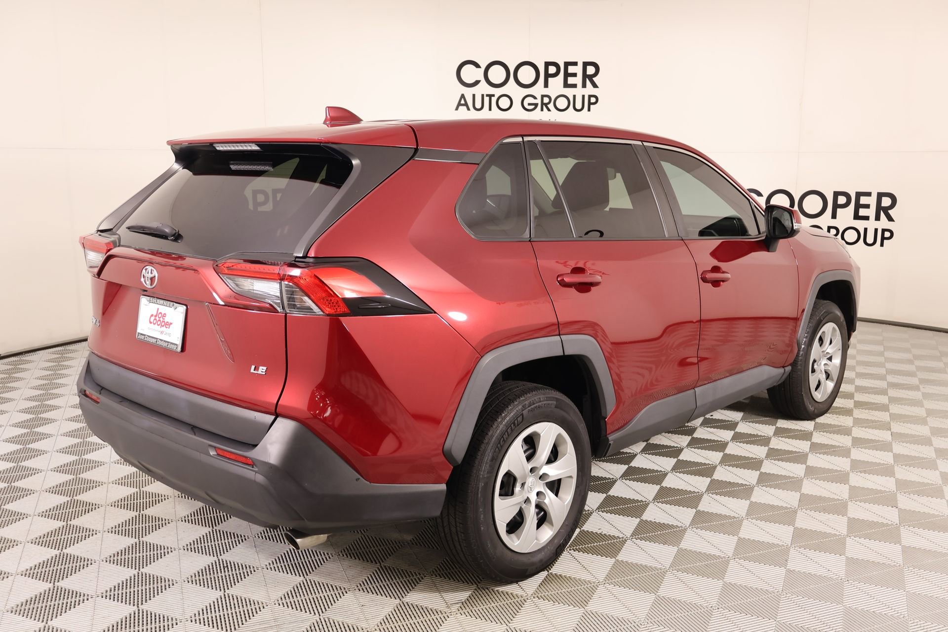Used 2022 Toyota RAV4 LE image 19