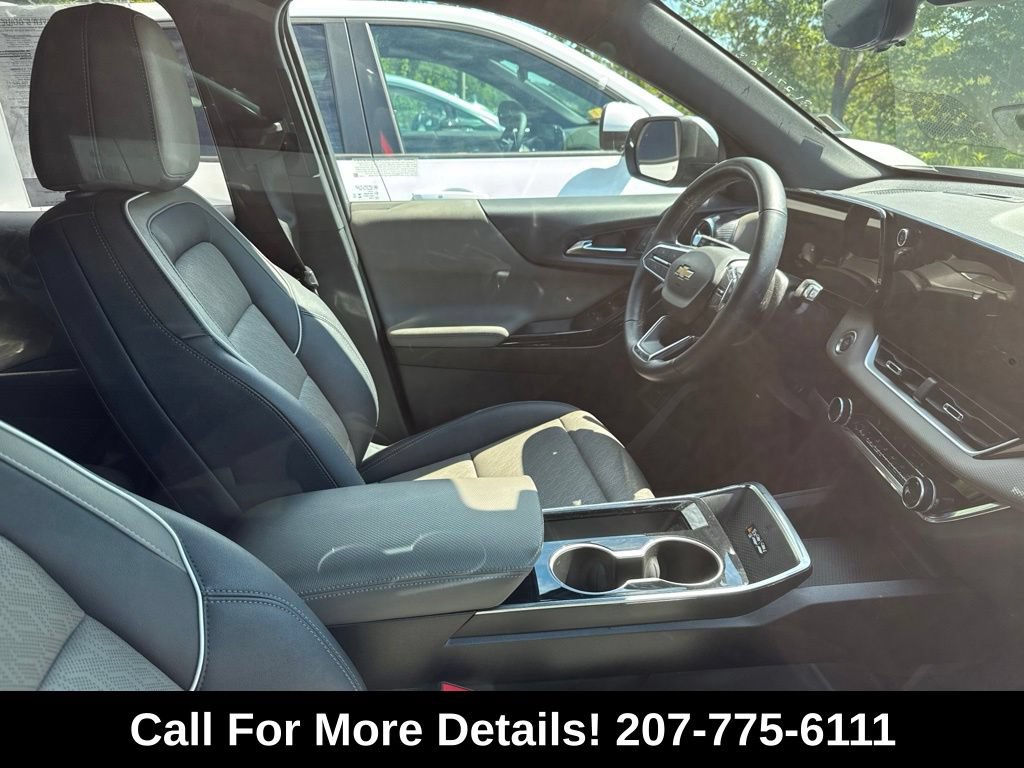 Used 2025 Chevrolet Equinox LT w/ Convenience Package II AWD/4WD image 3