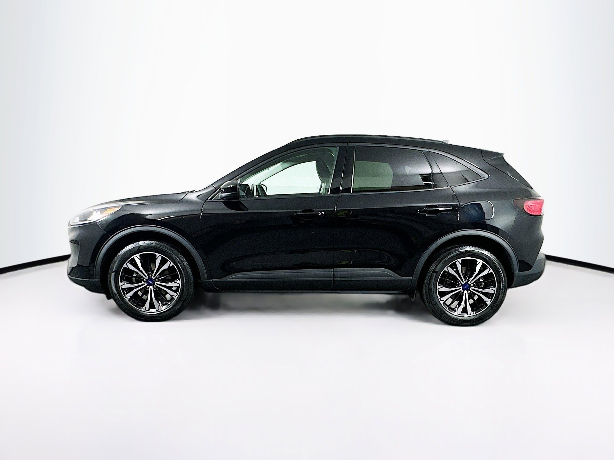 Used 2022 Ford Escape SEL w/ SEL Stealth AWD Package image 4