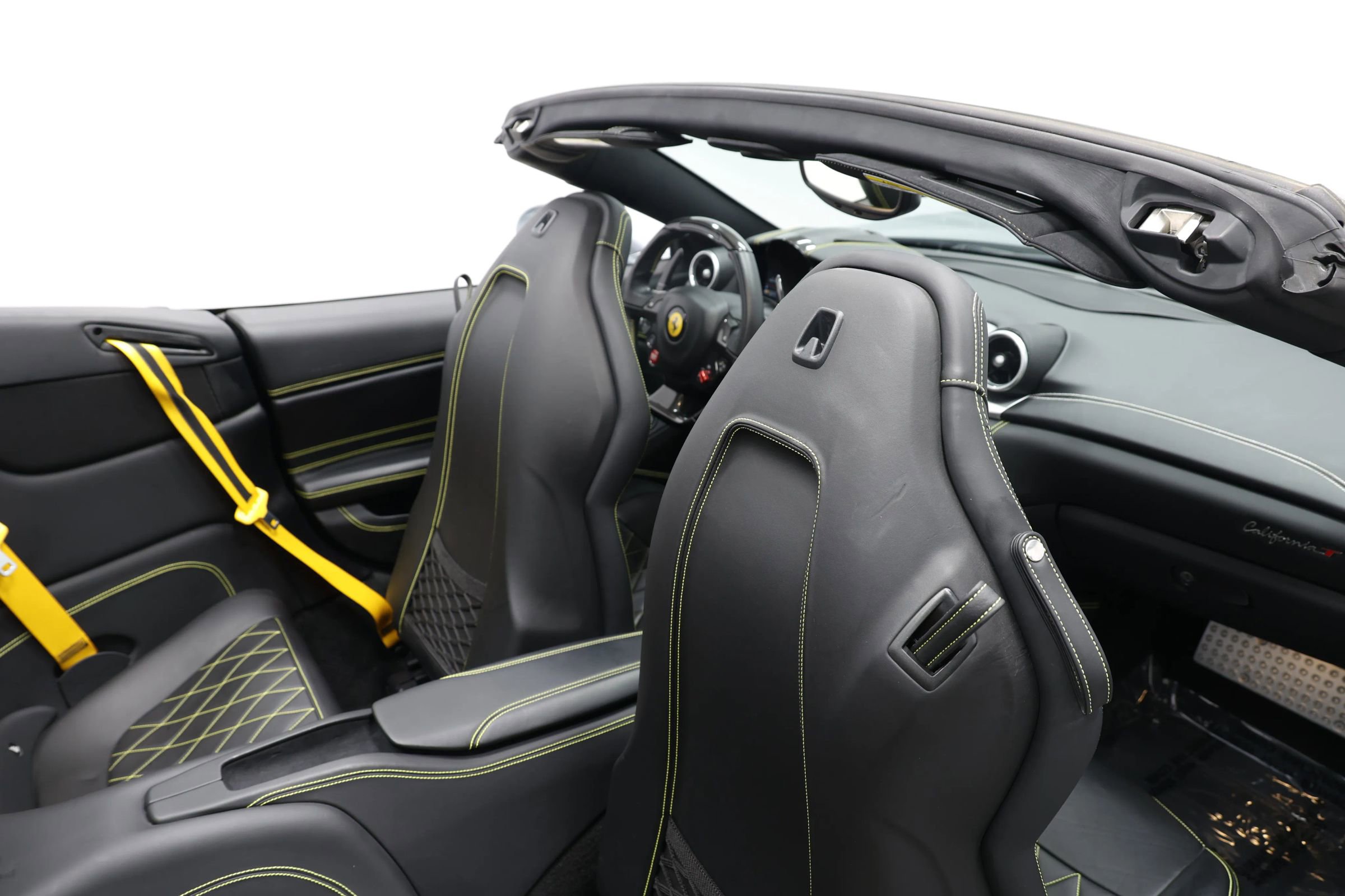 Used 2015 Ferrari California T image 74