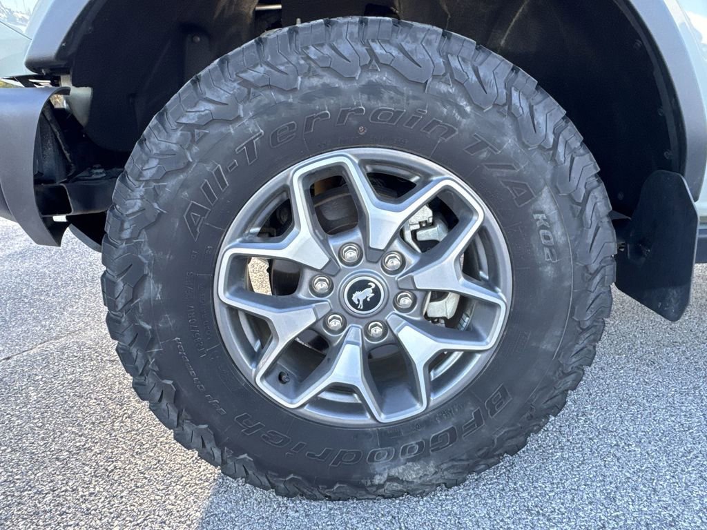 Used 2023 Ford Bronco Badlands image 18