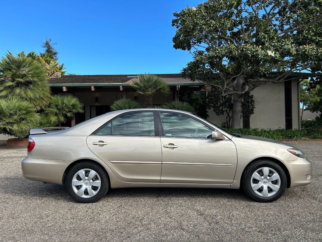 Used 2005 Toyota Camry SE FWD image 13