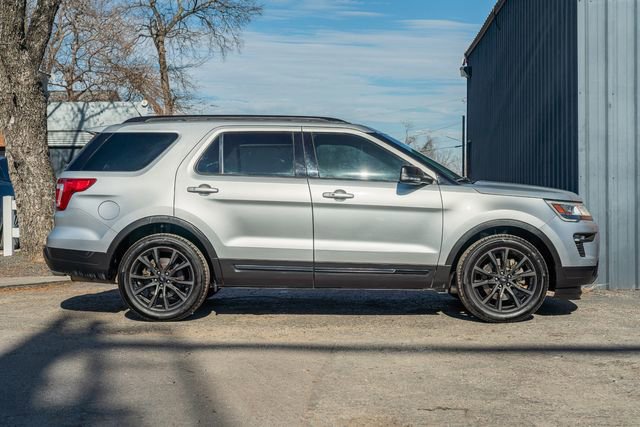 Used 2018 Ford Explorer XLT w/ Equipment Group 202A image 6
