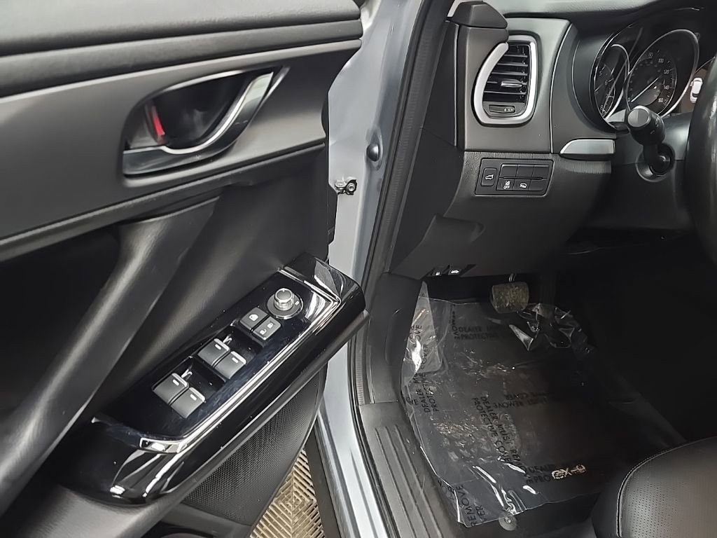 Used 2023 MAZDA CX-9 Touring image 28