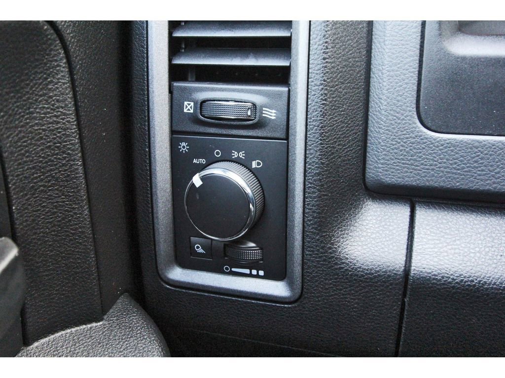 Used 2018 RAM 2500 Tradesman w/ Chrome Appearance Group image 20