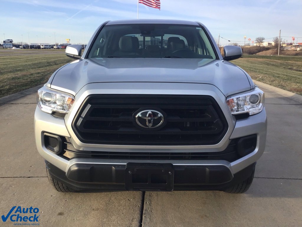 Used 2022 Toyota Tacoma SR image 9