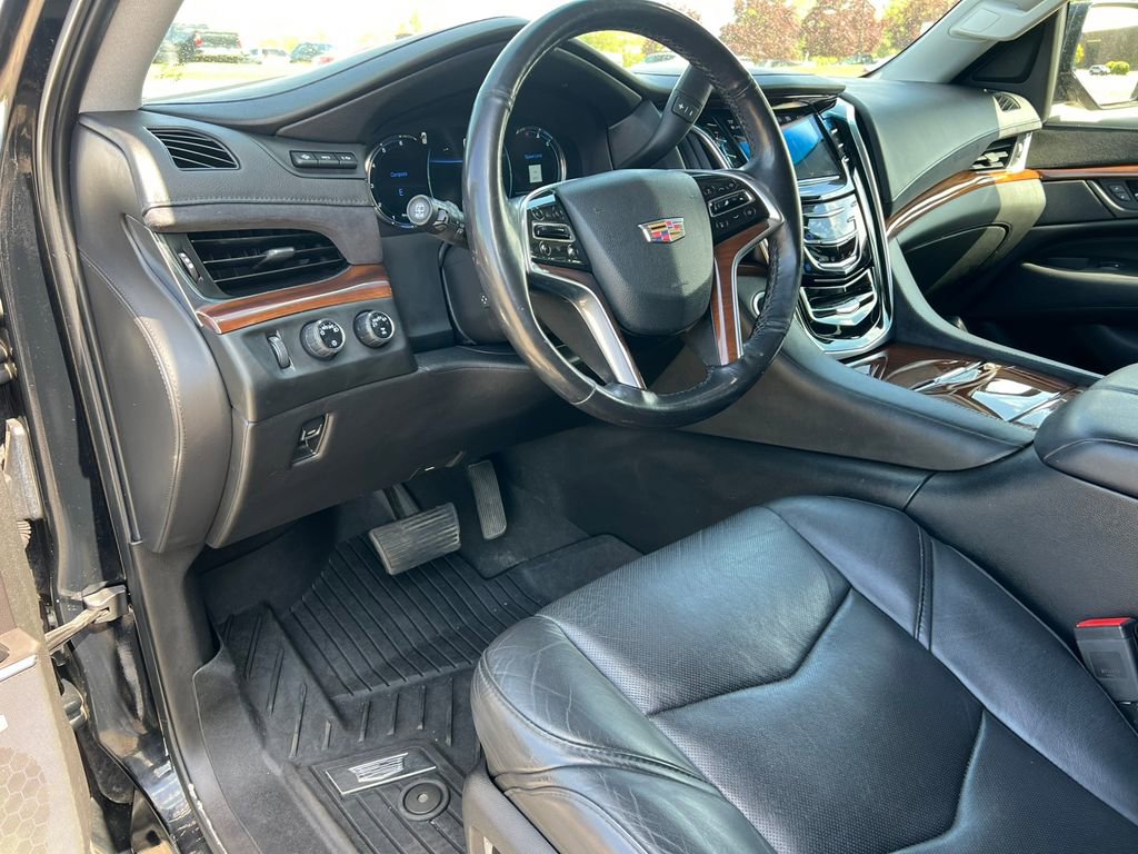 Used 2019 Cadillac Escalade Premium Luxury AWD/4WD image 20