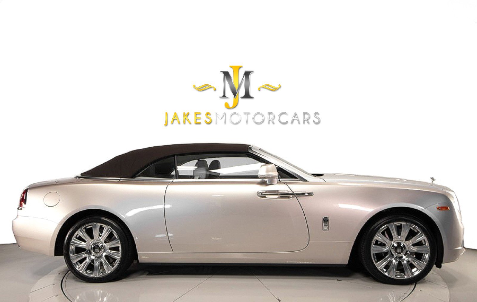 Used 2019 Rolls-Royce Dawn image 14