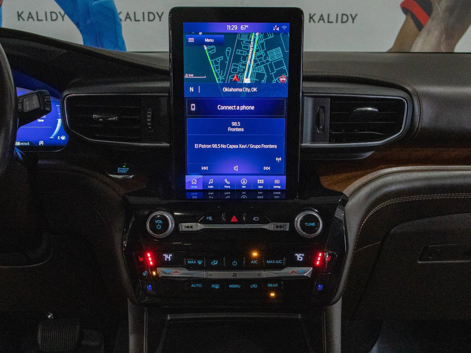 Used 2021 Ford Explorer King Ranch w/ Premium Technology Package image 4