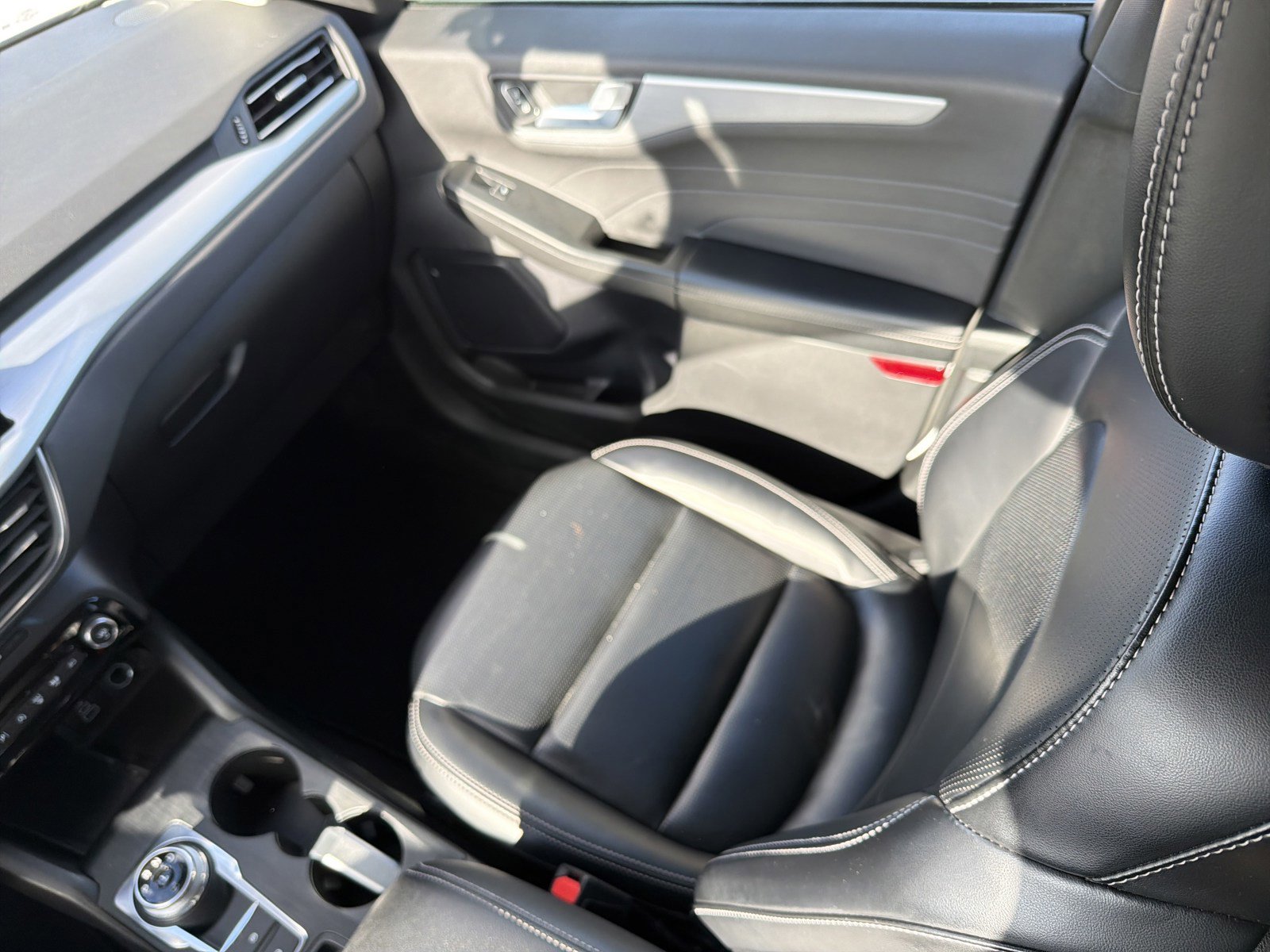 Used 2024 Ford Escape Platinum image 11