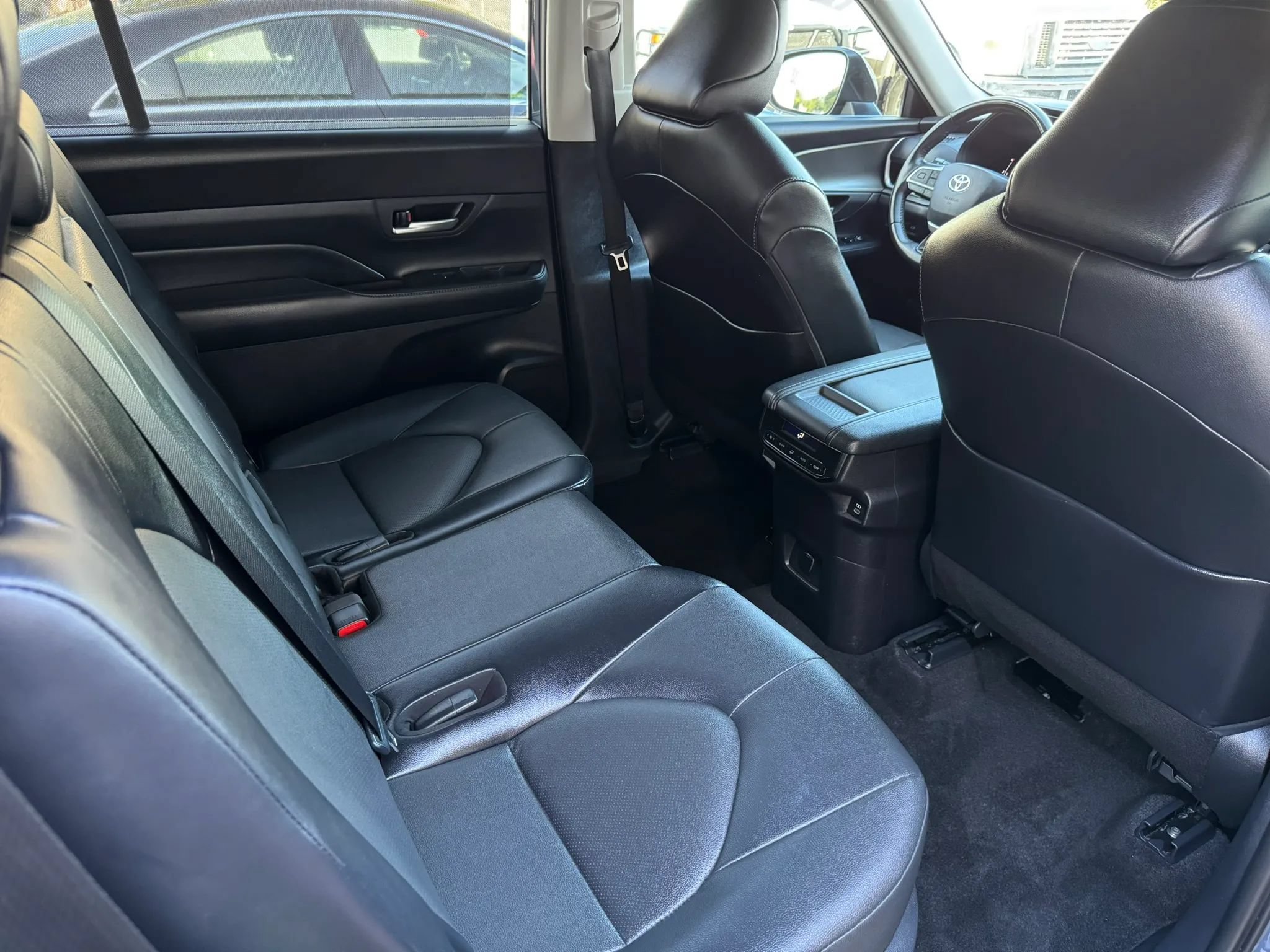 Used 2024 Toyota Grand Highlander FWD image 30