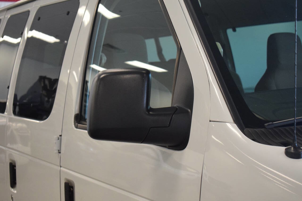 Used 2014 Ford E-350 and Econoline 350 XLT image 11