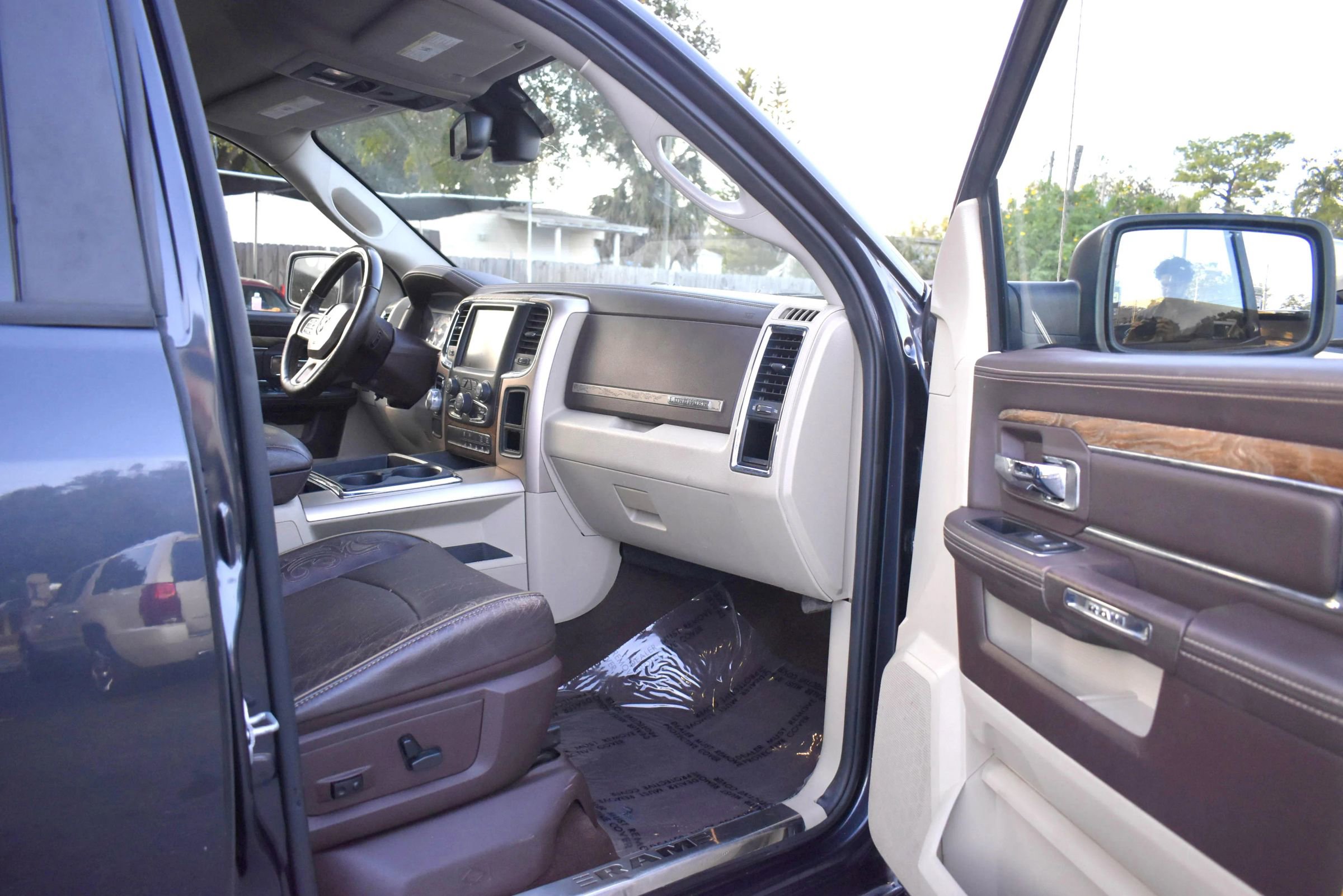 Used 2015 RAM 1500 Laramie Longhorn w/ Convenience Group image 17