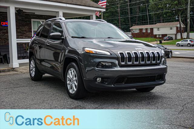Used 2017 Jeep Cherokee Latitude w/ Cold Weather Group AWD/4WD image 10