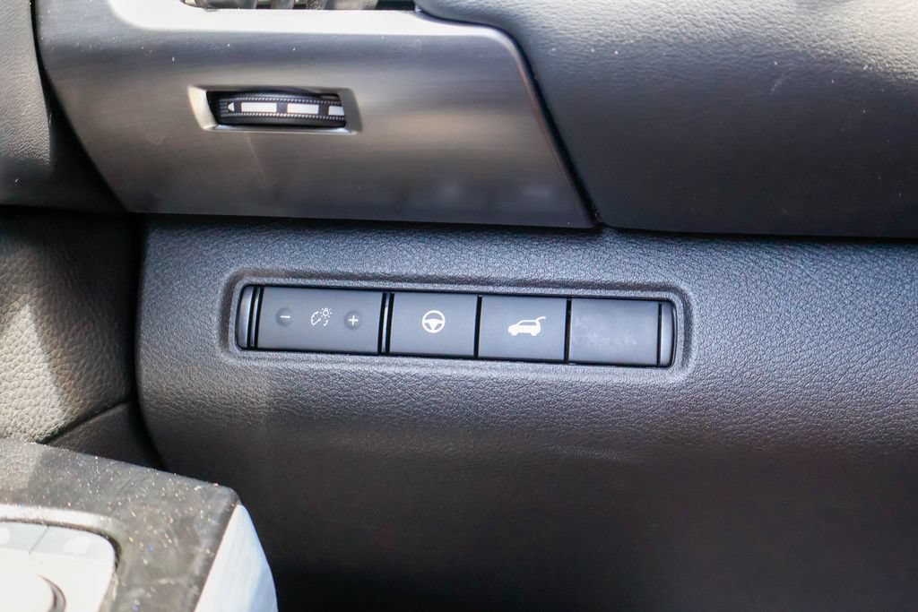 Used 2023 Nissan Pathfinder SL FWD image 19