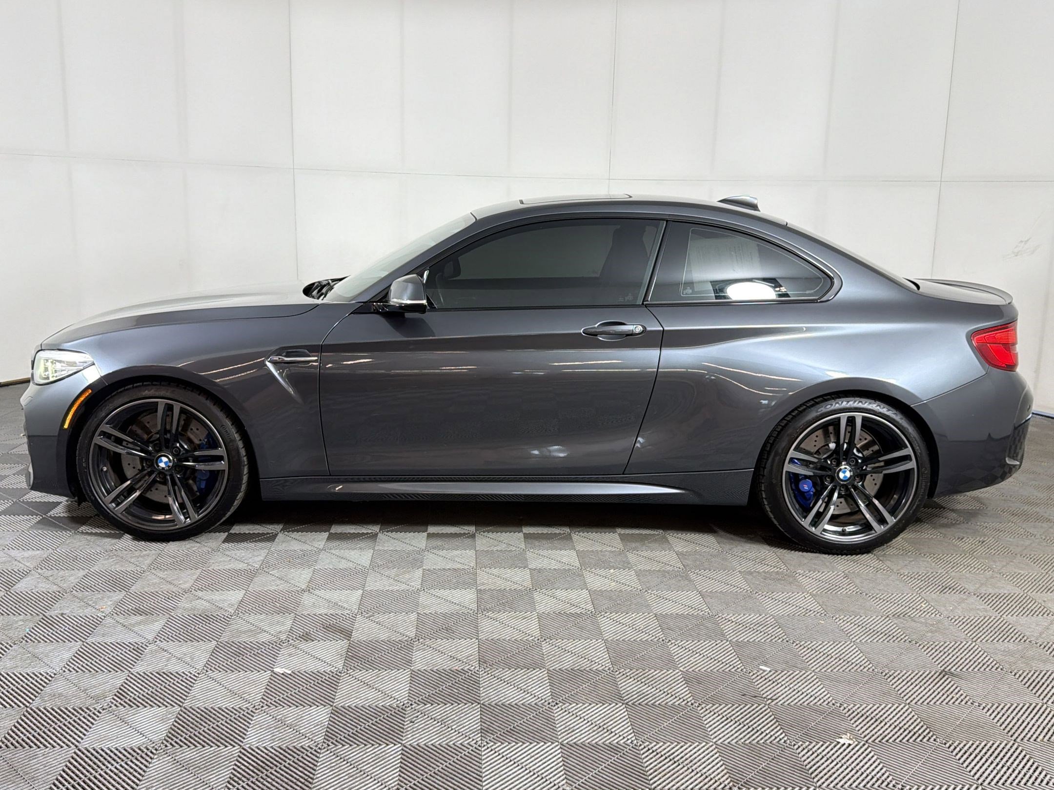 Used 2018 BMW M2 image 2