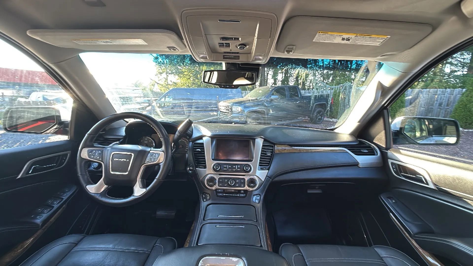 Used 2016 GMC Yukon Denali w/ Open Road Package image 23