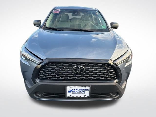 Used 2022 Toyota Corolla Cross L image 10