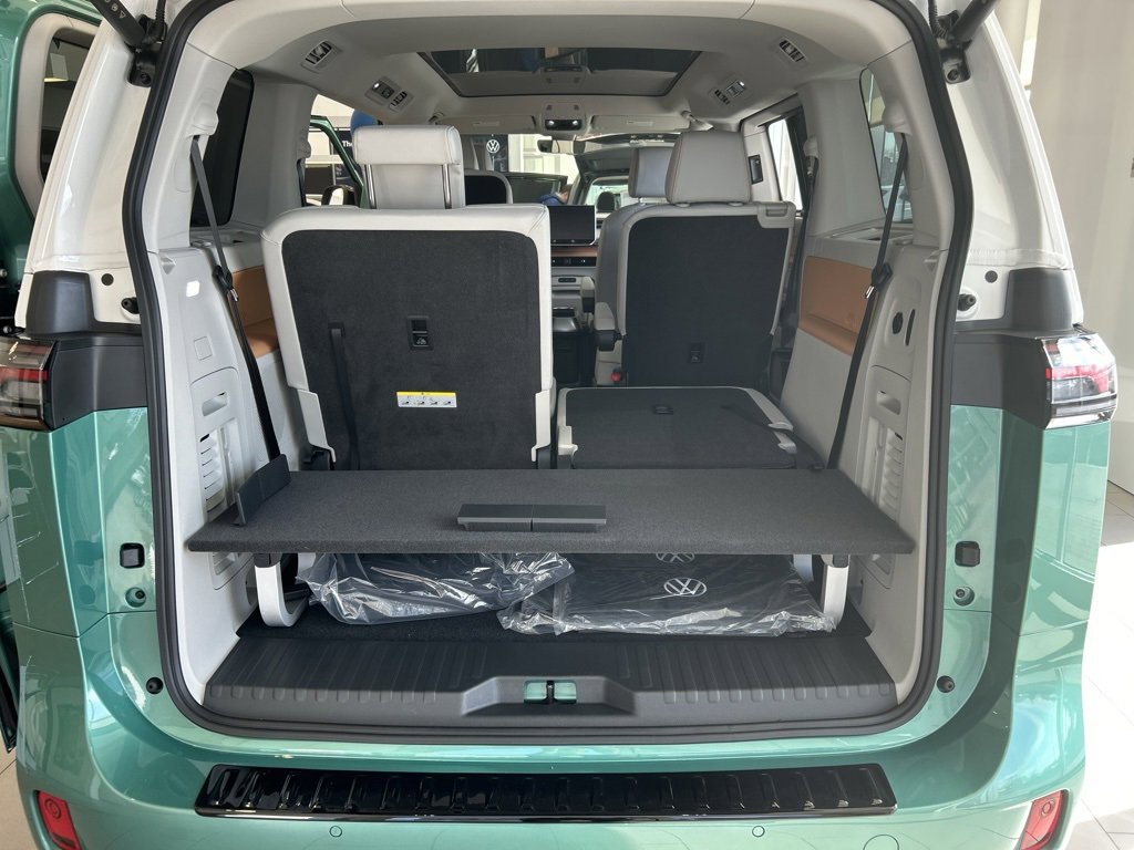 New 2025 Volkswagen ID. Buzz 1st Edition image 16