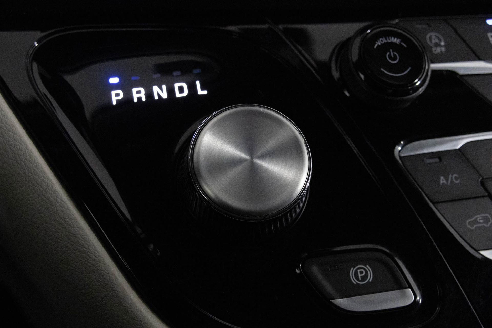 Used 2023 Chrysler Pacifica Touring-L image 22