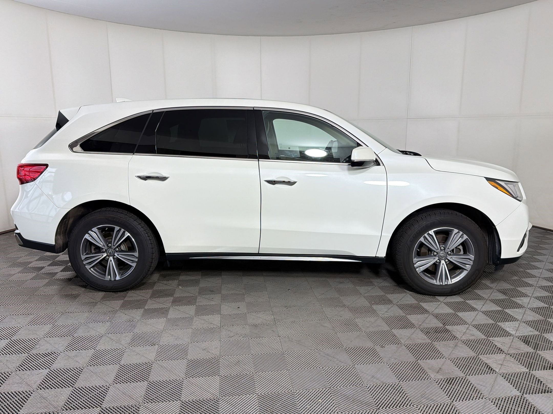 Used 2019 Acura MDX SH-AWD image 8
