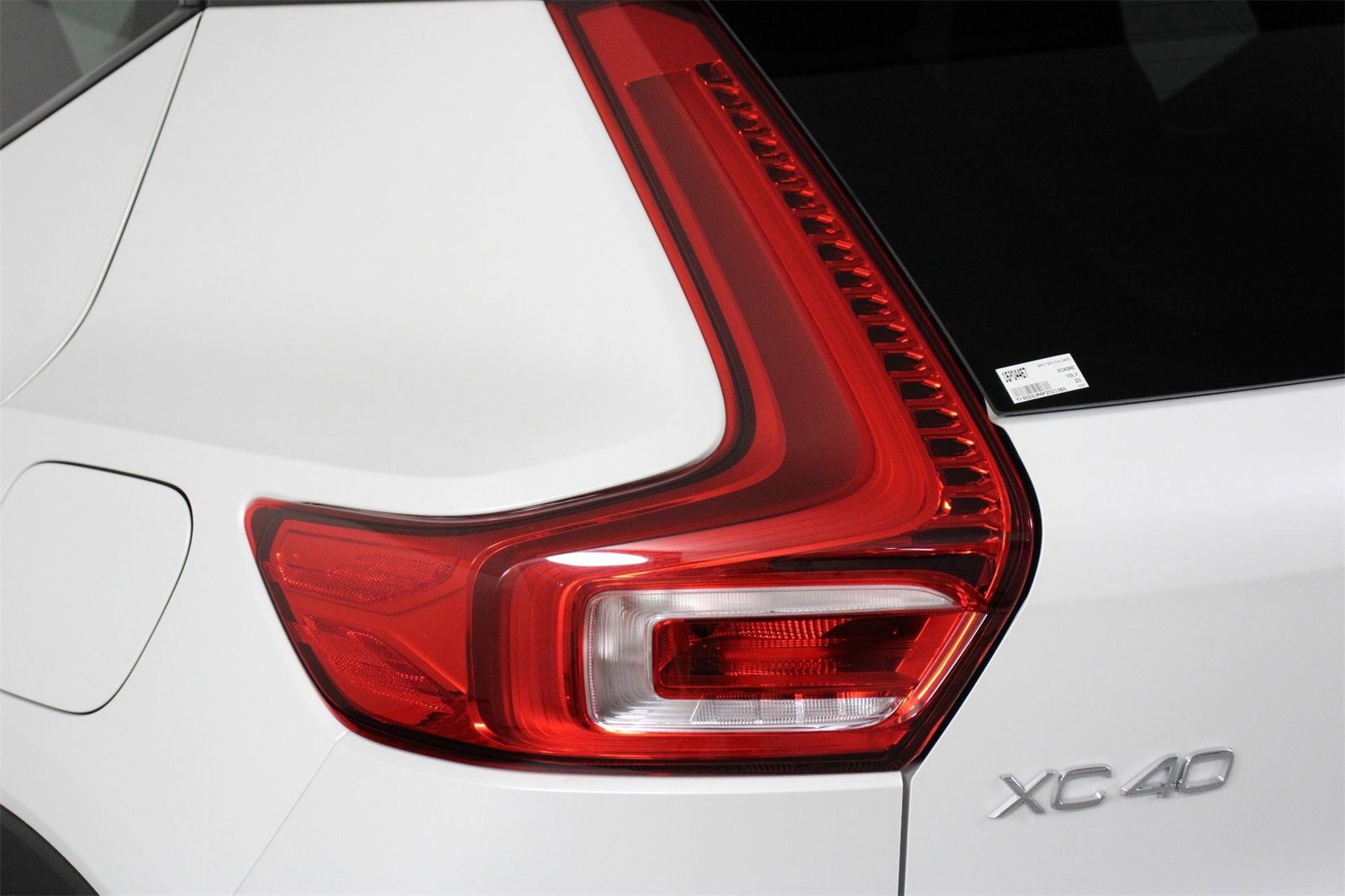 Certified 2023 Volvo XC40 Recharge Ultimate image 18