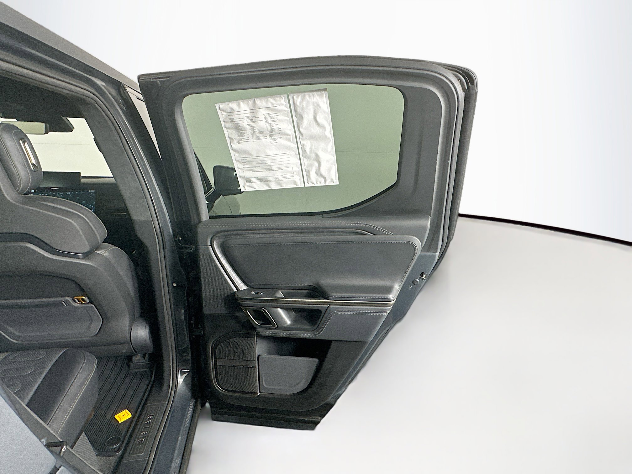 Used 2022 Rivian R1T Adventure image 29