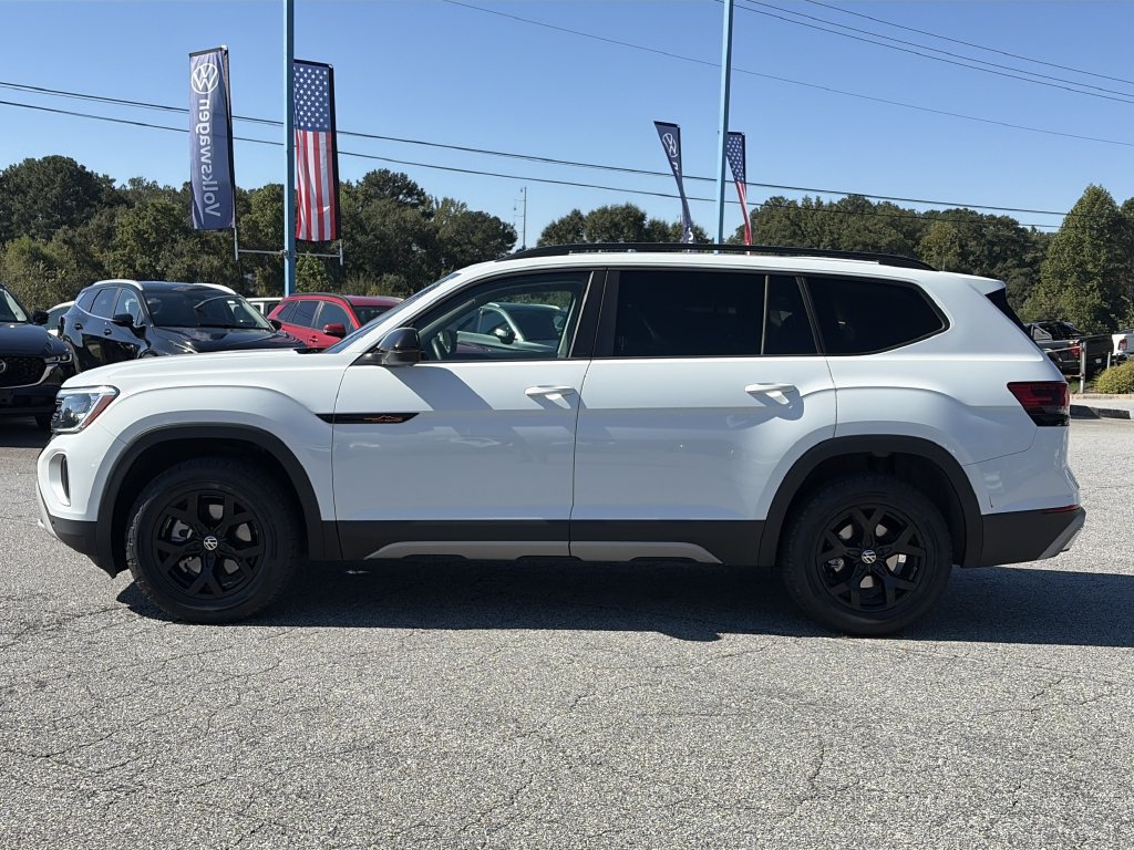 Certified 2025 Volkswagen Atlas Peak Edition SE AWD/4WD image 21