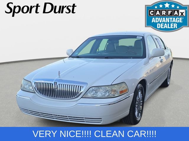 Used 2008 Lincoln Town Car Signature Limited RWD image 1