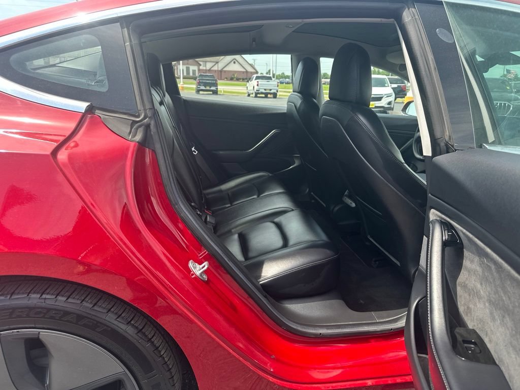 Used 2018 Tesla Model 3 Long Range RWD image 16