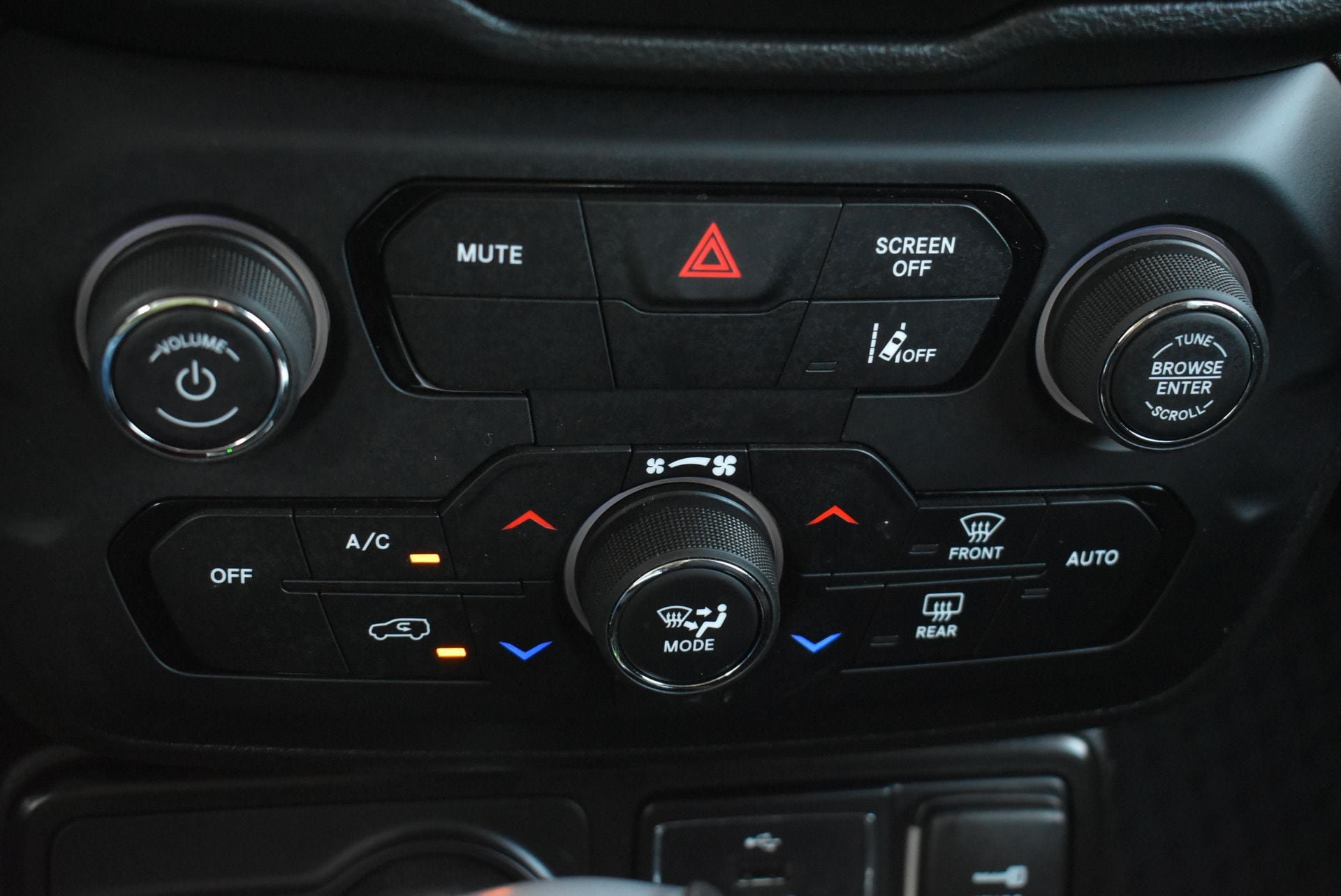 Used 2023 Jeep Renegade Latitude AWD/4WD image 28