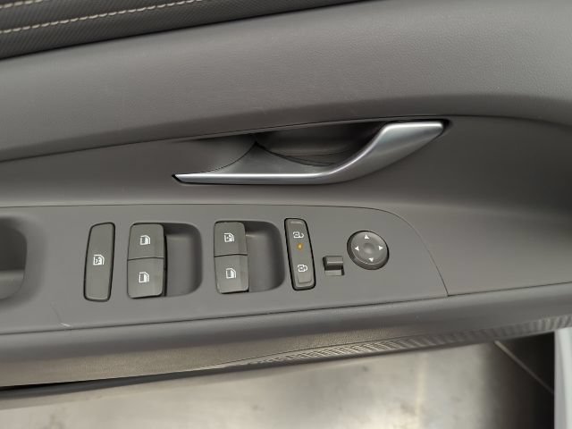 Used 2025 Hyundai Elantra SEL FWD image 26