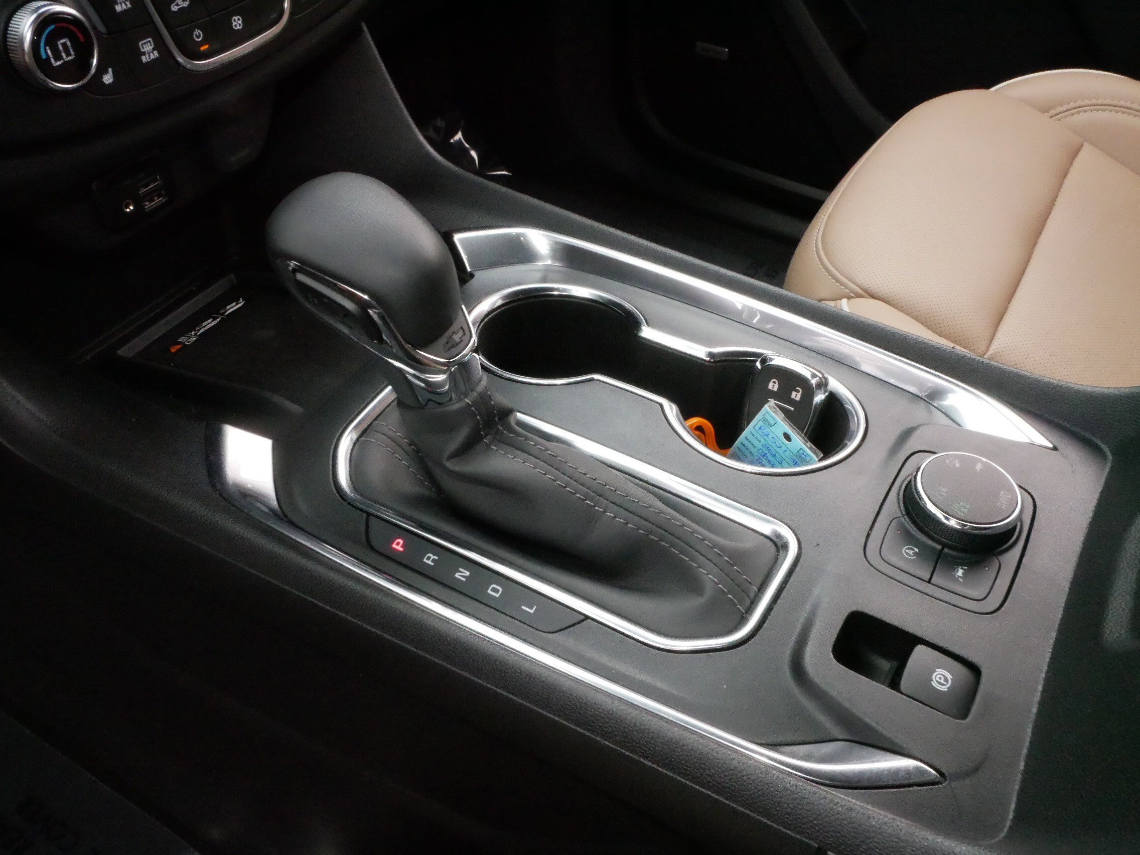 Used 2023 Chevrolet Traverse Premier image 24