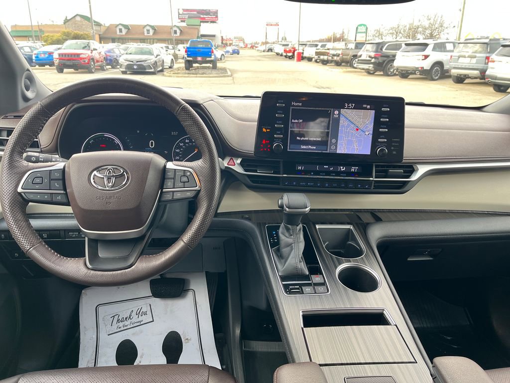 Certified 2022 Toyota Sienna Platinum image 14