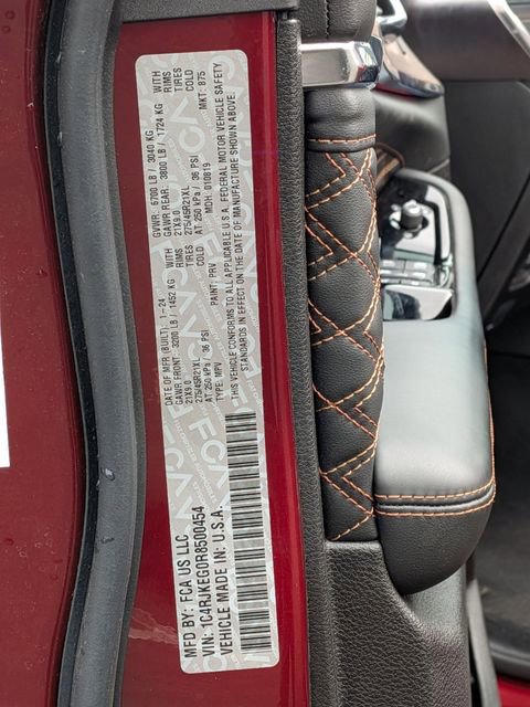 Certified 2024 Jeep Grand Cherokee L Summit w/ High Altitude Package AWD/4WD image 39