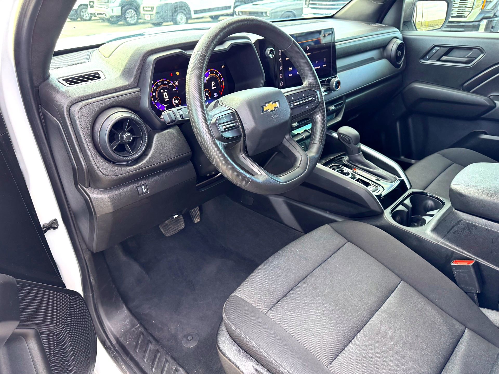 Used 2024 Chevrolet Colorado W/T w/ WT Convenience Package image 10