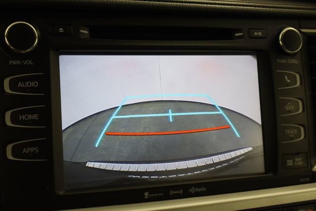 Used 2019 Toyota Highlander XLE image 38