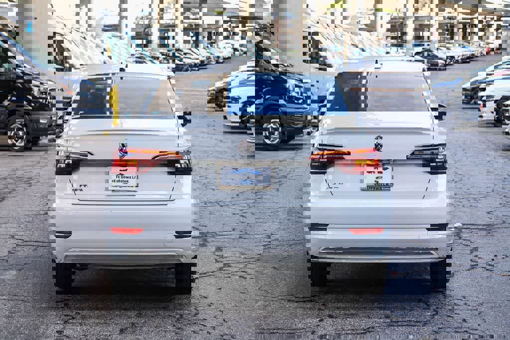 Used 2021 Volkswagen Jetta R-Line image 5