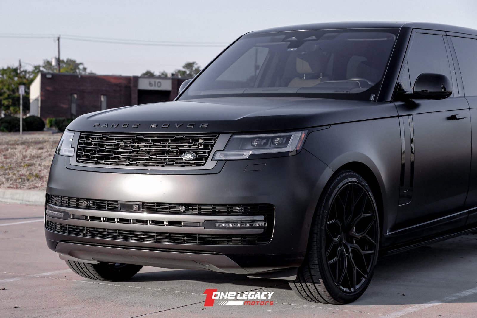 Used 2023 Land Rover Range Rover Long Wheelbase SE image 7